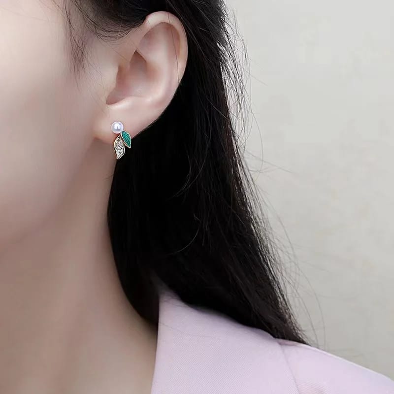 Leaf Pattern Green Colour Studs With Pearl