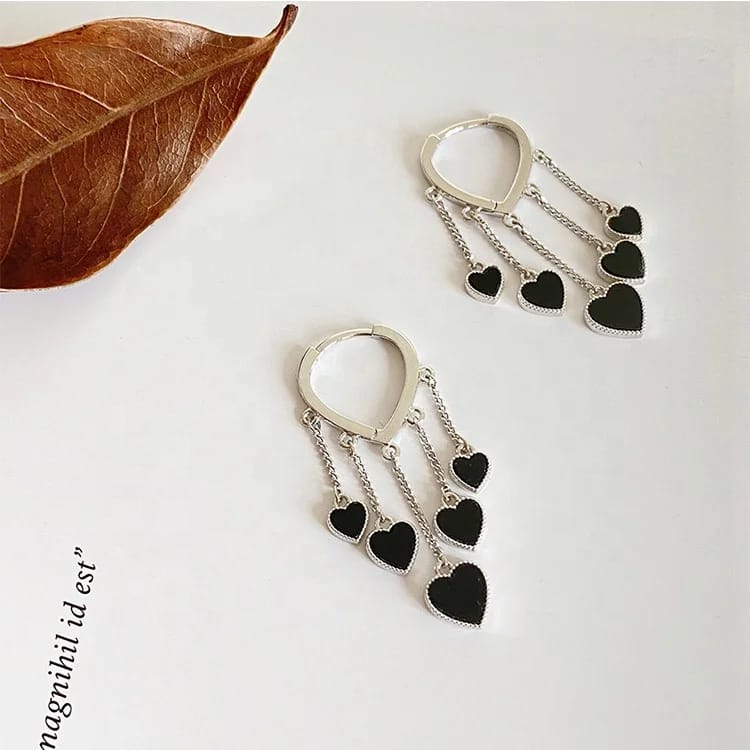 Black Heart Drops Tassel Earrings In Silver