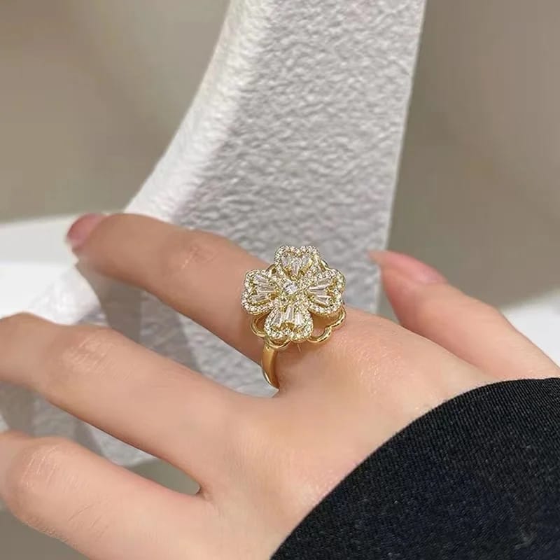 Spinning 4 Leaf Clover Rotatable Golden Ring