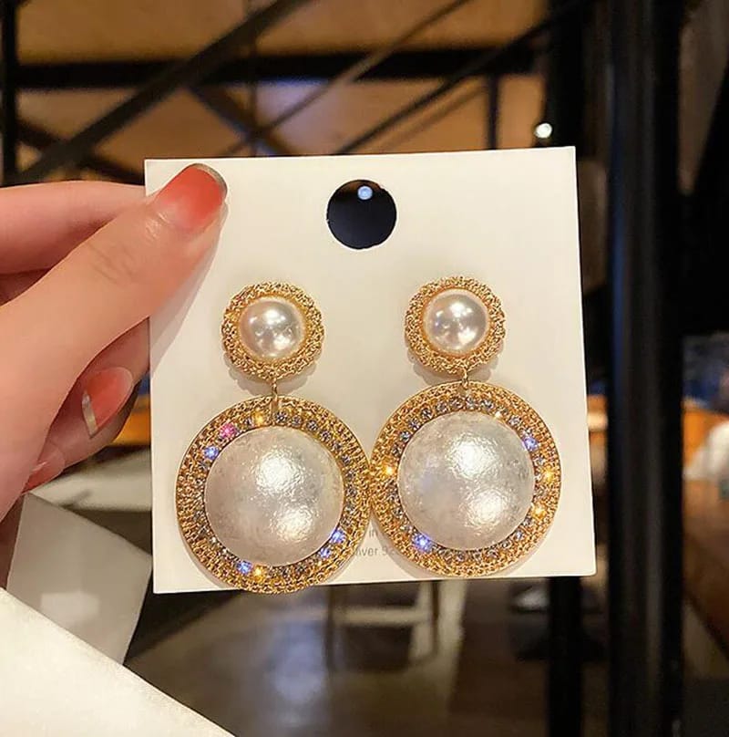 Rhinestones Off-white Textured Studs