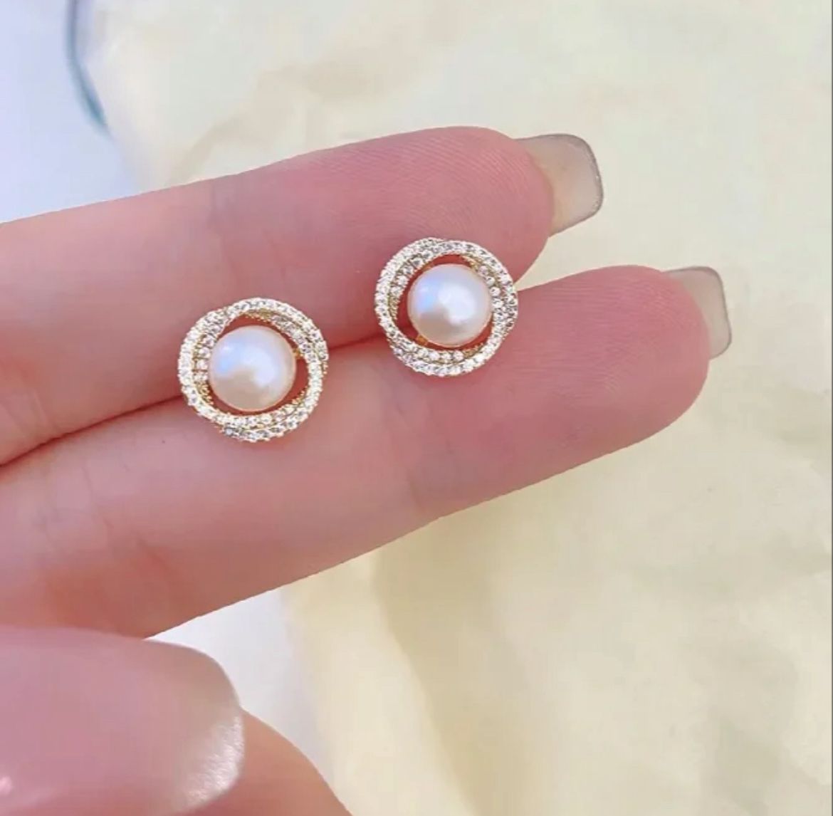 Vintage Alloy Simple Round Diamond Crystal Stud Earrings